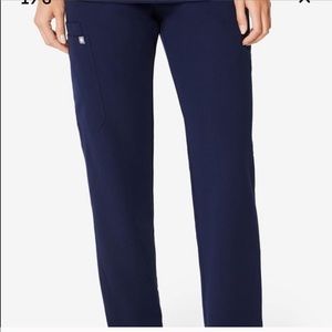 FIGS NEW SCRUB PANTS IN MEDIUM PETITE